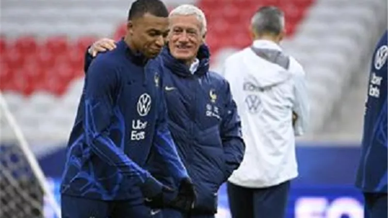 ديشامب يعلق علي مواجهة فرنسا والنمسا في يورو 2024