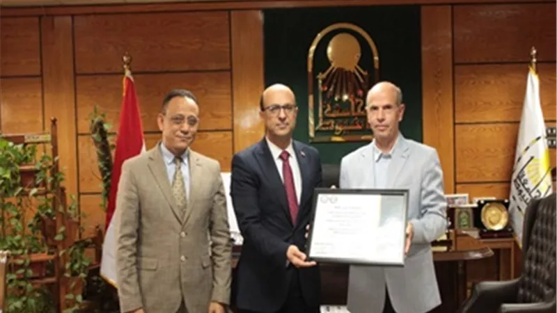 جامعة أسيوط: حصول مركز تنمية قدرات أعضاء التدريس على رخصة تدريب معتمد