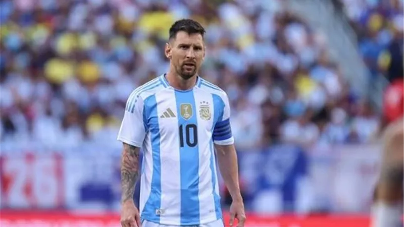الهلال السعودى عرض 1.4 مليار يورو.. وميسى يرفض