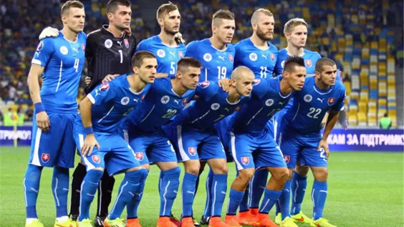 سلوفاكيا تباغت بلجيكا بهدف مفاجئ فى أول 7 دقائق