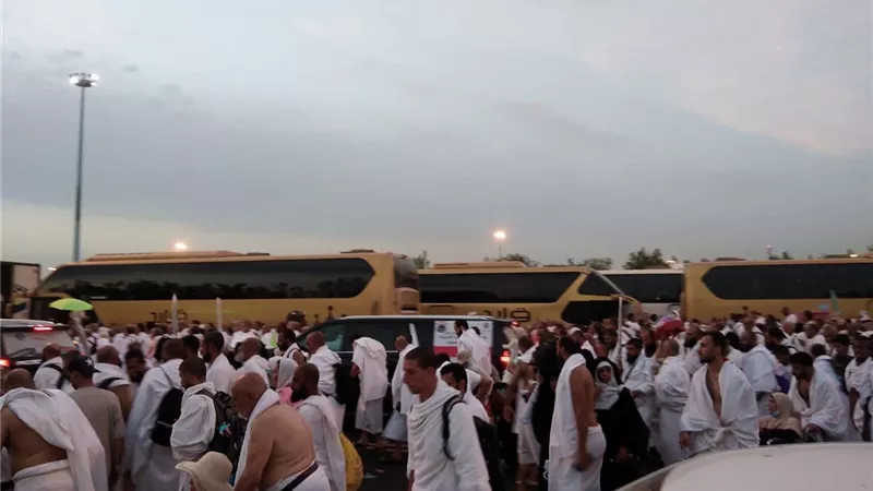 وزيرة التضامن تتابع أداء حجاج الجمعيات الأهلية المناسك