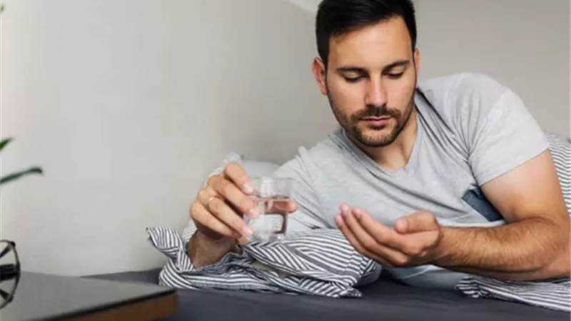 منها مضادات الاكتئاب .. أدوية شائعة تزيد من خطر الجفاف في موجات الحر