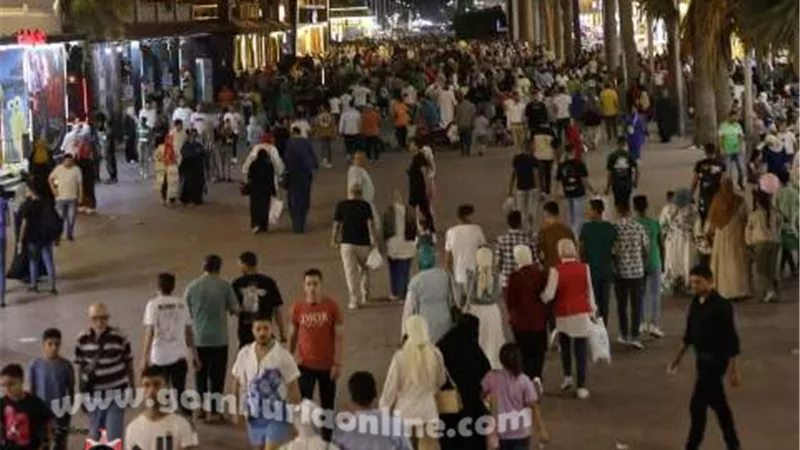 إقبال غير مسبوق بمنطقة لسان رأس البر