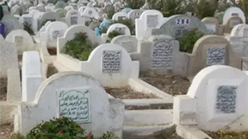 الإفتاء تجيب .. حكم تلقين الميت بعد الدفن