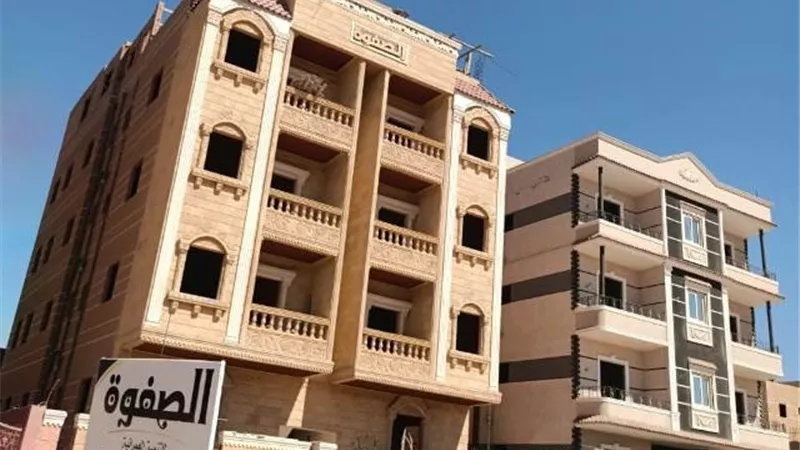جهاز بدر يزيل دورين سكنى فى عيد الأضحى ويصادر مواد البناء.. فيديو