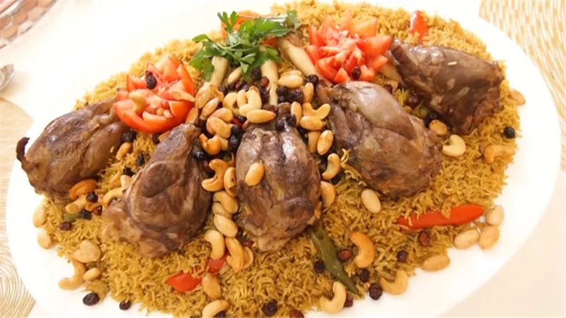 طريقة عمل الموزة مع صلصة المشروم
