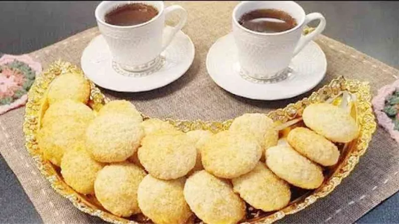 طريقة عمل بسكويت السميد بجوز الهند