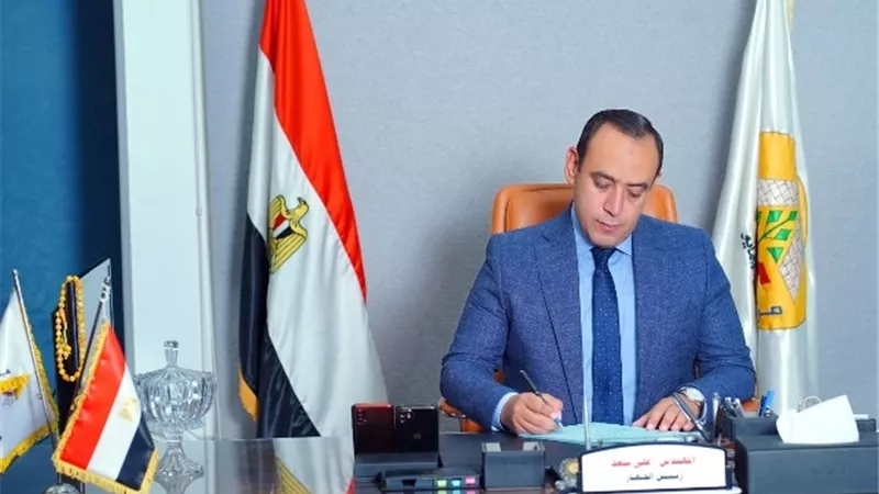 بشرة خير من جهاز مدينة ١٥ مايو للمشتركين فى خدمة مياه الشرب.. صور