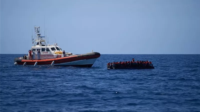 البحرية المغربية تنقذ 91 شخصا على متن قارب هجرة غير شرعية