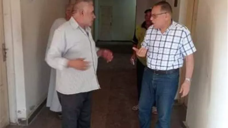 محافظ الشرقية يفاجئ العاملين بالوحدة المحلية بالصالحية القديمة
