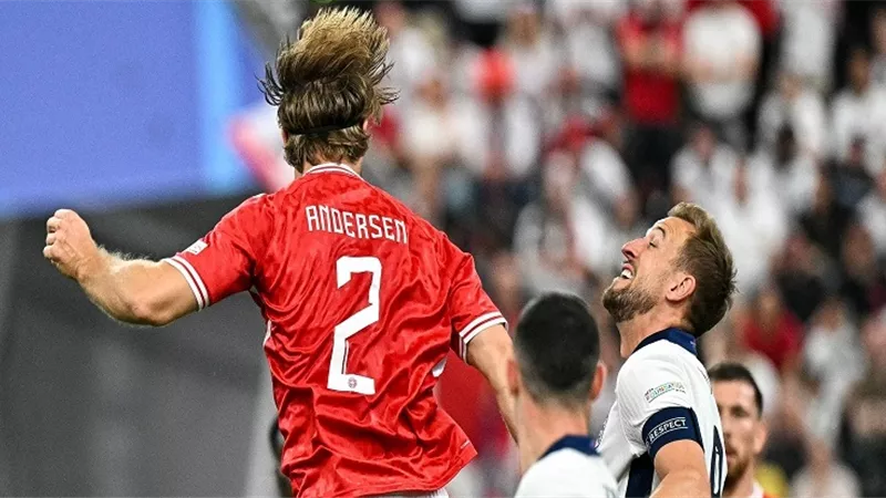 التعادل الإيجابى ينهى الشوط الأول من مباراة الدنمارك وإنجلترا