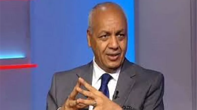 مصطفى بكري لأصحاب المدارس الخاصة: جيوب الناس فاضية