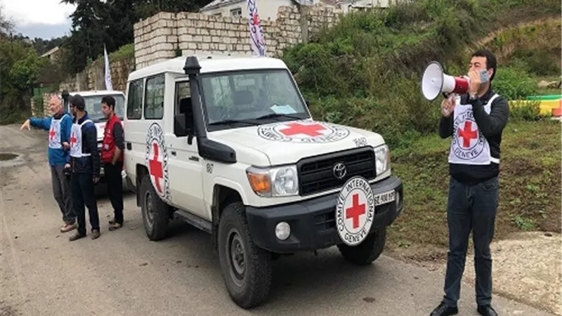 قذائف من العيار الثقيل تودي بحياة 22 شخصأ من الصليب الأحمر بغزة