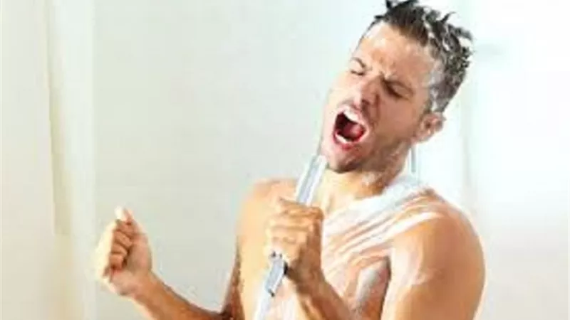 ملبوس ملبوس تعليقات على غناء فى الحمام.. فما حكمه فى الشرع