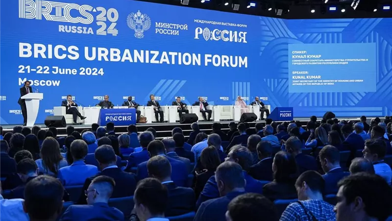 مساعد وزير الإسكان يشارك في الجلسة الافتتاحية للمنتدي العمراني لدول البريكس