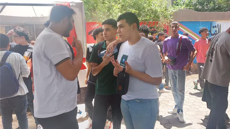 طلاب الثانوية بالفيوم: امتحان العربي فى مستوى الطالب المتوسط