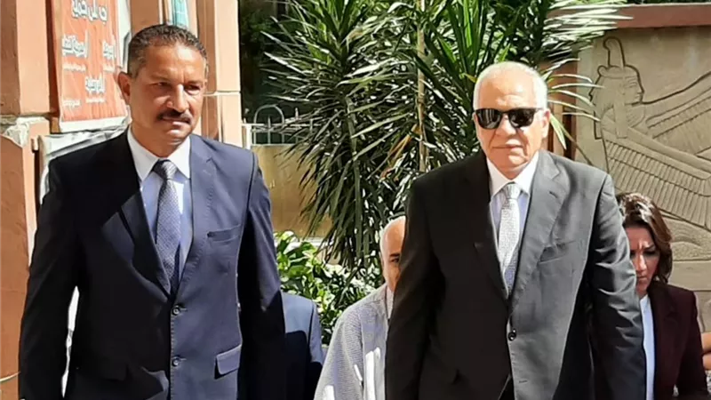 جولة تفقدية لمحافظ الجيزة بلجان امتحانات الثانوية العامة