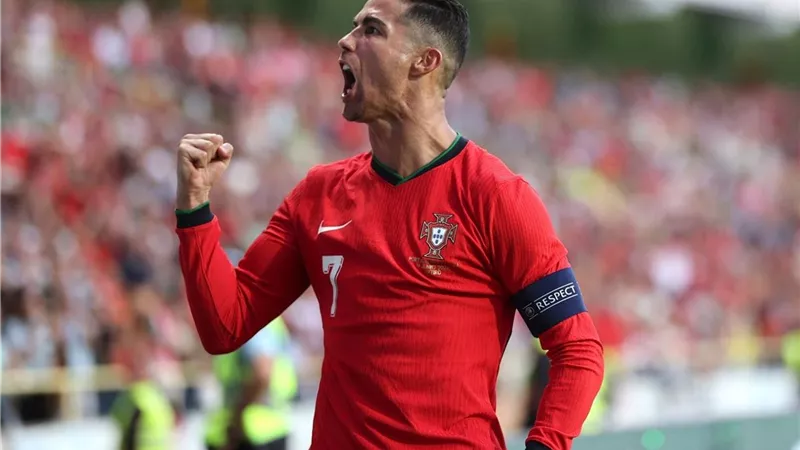 رونالدو يقود أولي المحاولات الهجومية للبرتغال أمام تركيا