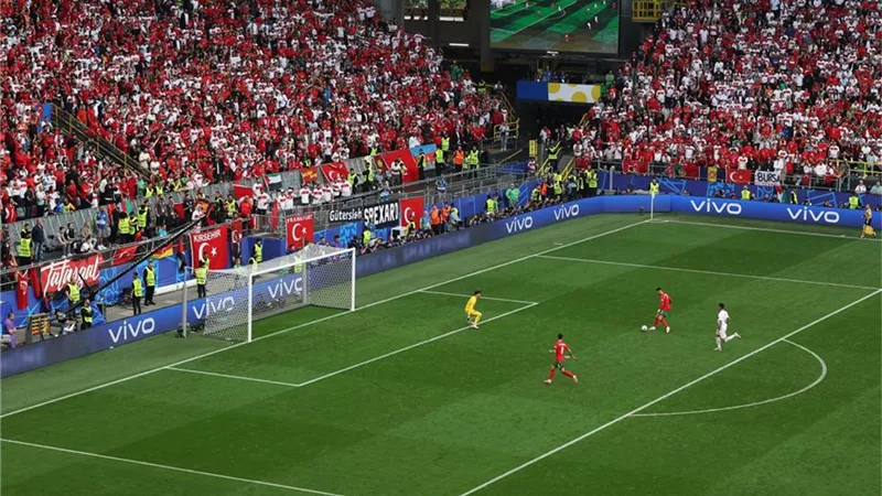 مدرب البرتغال : ما فعله رونالدو يجب تدريسه في الأكاديميات
