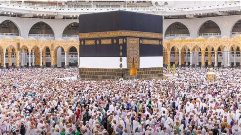 الحج والعمرة تبدأ استقبال المعتمرين وإصدار تأشيراتهم من اليوم