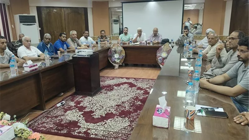 رئيس جهاز مدينة أسيوط الجديدة يلتقي عدداً من السكان للاستماع إلى مطالبهم