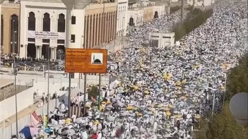 مصر للطيران تسير غداً 24 رحلة جوية من الأراضي المقدسة