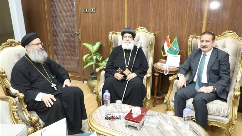 الأنبا بنيامين يهنئ محافظ المنوفية بعيد الأضحى المبارك