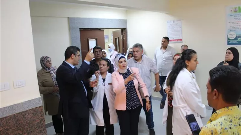 وفد وزارة الصحة يتفقد مستشفيات بنى سويف ..صور