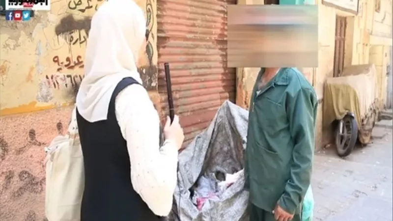 إيدى بإيدك تدعم عم جمعة 
