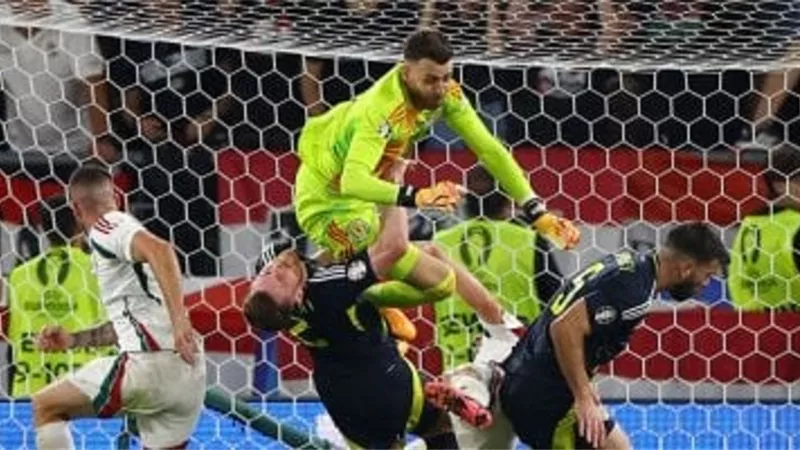 يورو 2024.. مهاجم منتخب المجر يتعرض لإصابة مدوية أمام اسكتلندا