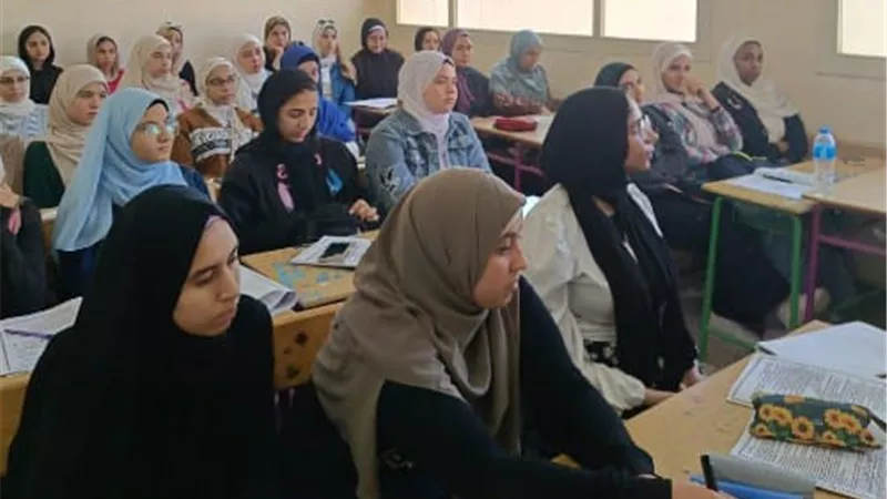 مدير تعليم القليوبية تتابع استمرار تنفيذ مجموعات الدعم بالمدارس