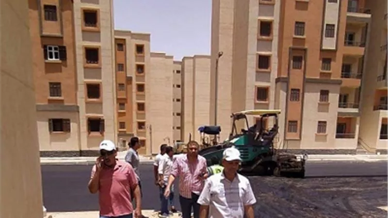 وزير الإسكان يتابع موقف تنفيذ 32 عمارة بمدينة المنيا الجديدة