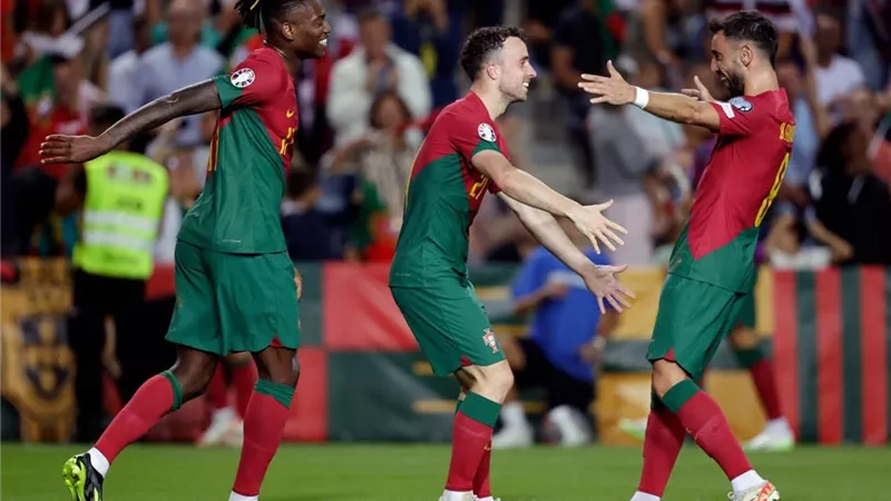 جلسة مرتقبة لحسم انتقال نجم منتخب البرتغال إلى الهلال السعودي