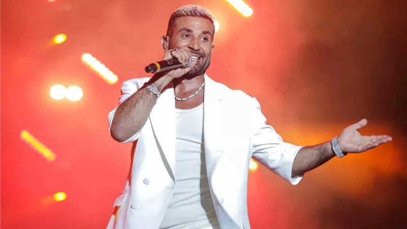 أحمد سعد يتألق على مسرح النهضة.. وحفلته كاملة العدد