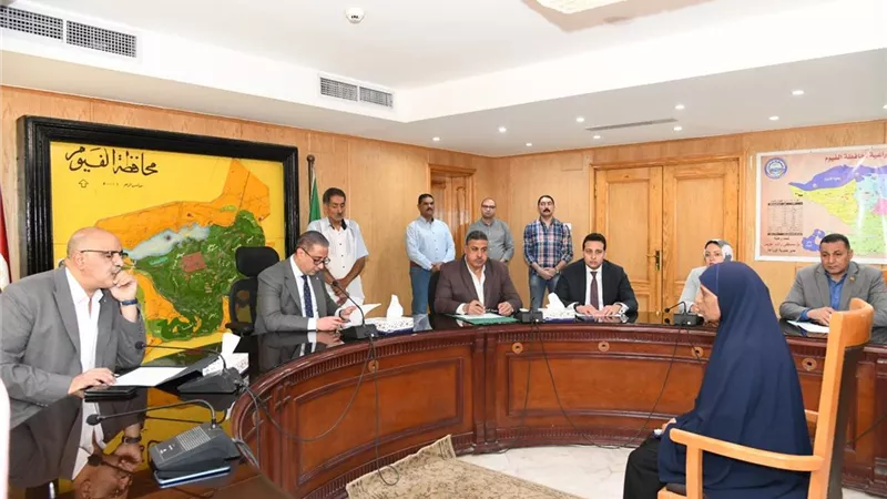 محافظ الفيوم يوجه بتوفير الرعاية الطبية والعلاج على نفقة الدولة