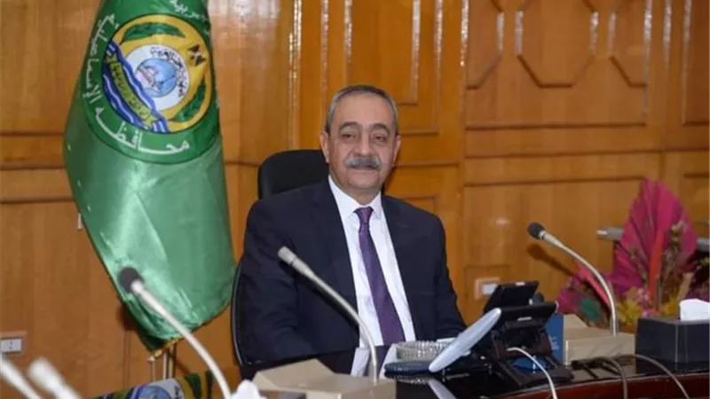 محافظ الإسماعيلية يتابع وصول بعثة حُجاج الجمعيات الأهلية