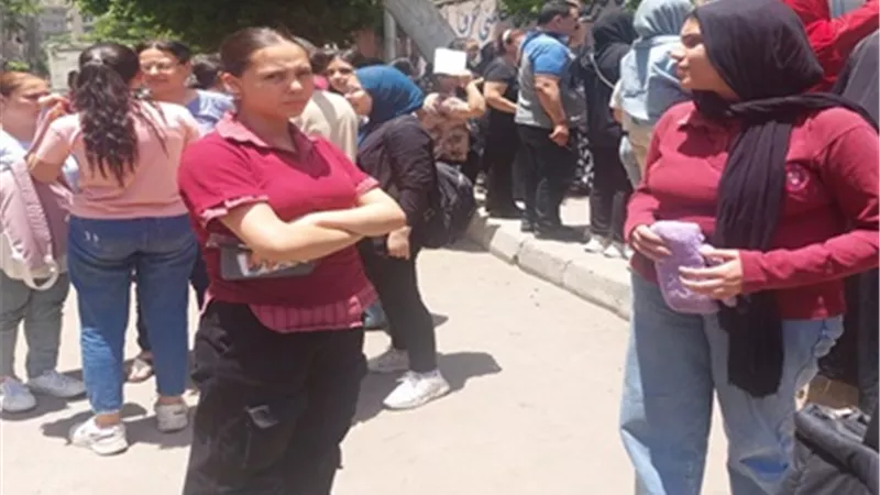 بدء توافد طلاب الثانوية العامه لأداء امتحان اللغة الأجنبية الثانية