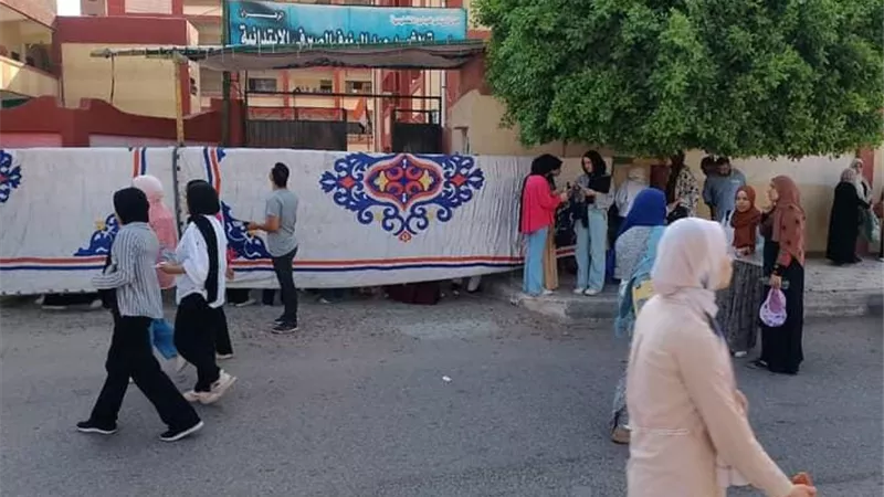 توافد طلاب الثانوية العامة بالبحرالأحمر علي لجان الامتحانات