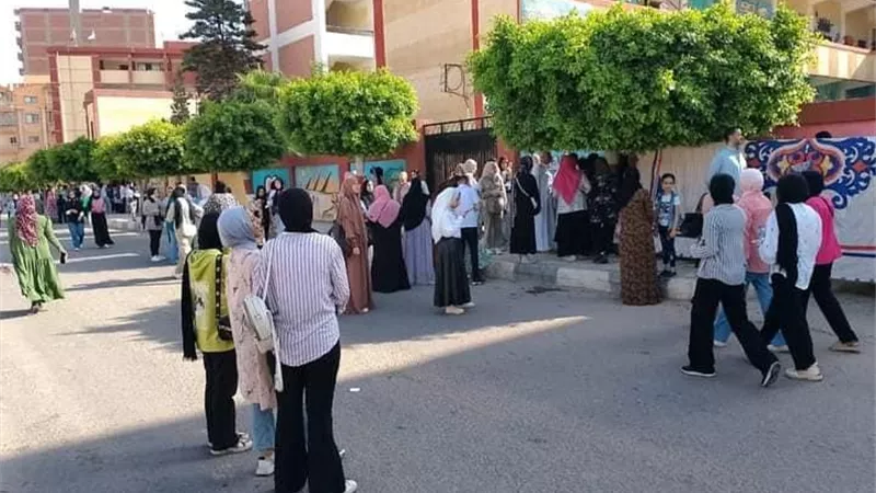 هدوء تام بالفرنساوى والالمانى بثانوية البحيرة