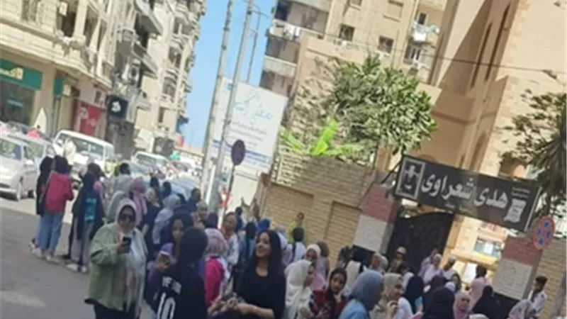 طلاب الثانوية بالإسكندرية: امتحان اللغة الثانية فى المستوى المتوسط