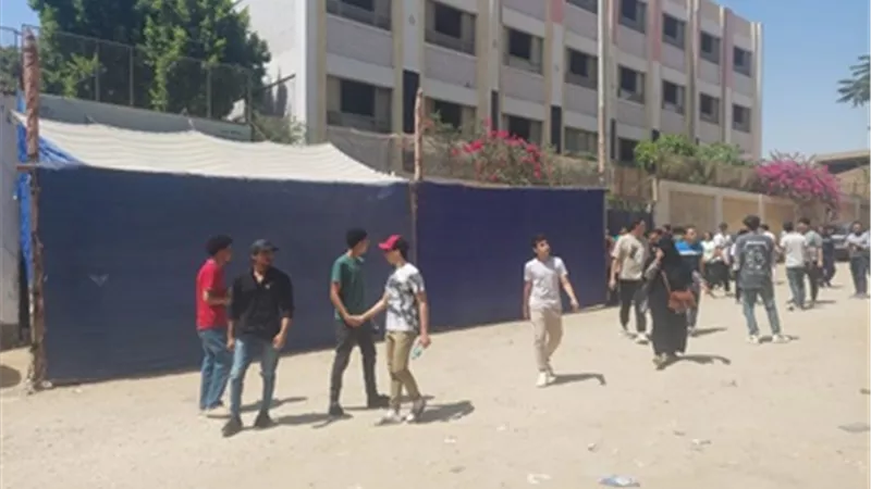فرحة بين طلاب الثانوية العامة بامتحان اللغة الأجنبية الثانية