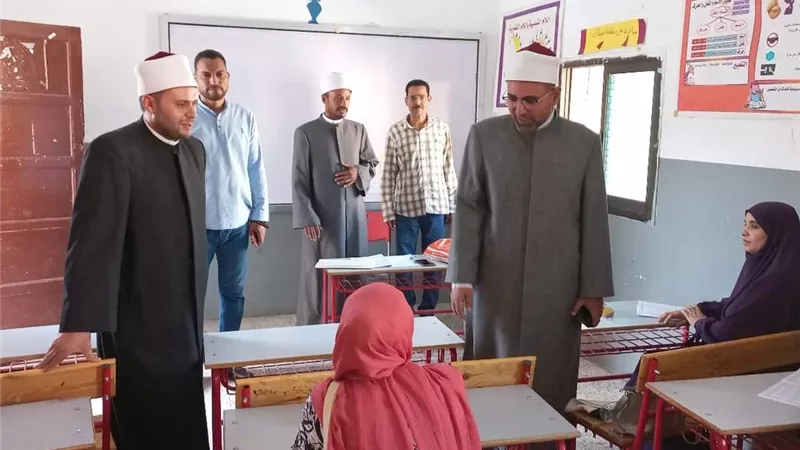 من الأقصر.. مدير الجامع الأزهر يتفقد اختبارات رواق العلوم الشرعية