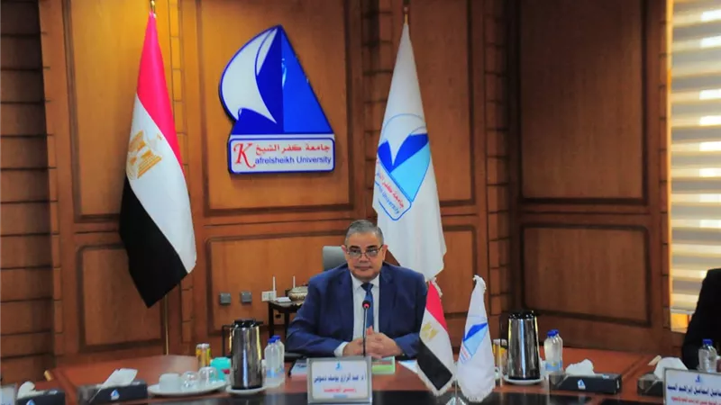دسوقي يشدد على متابعة تطبيق إجراءات ترشيد استهلاك الكهرباء