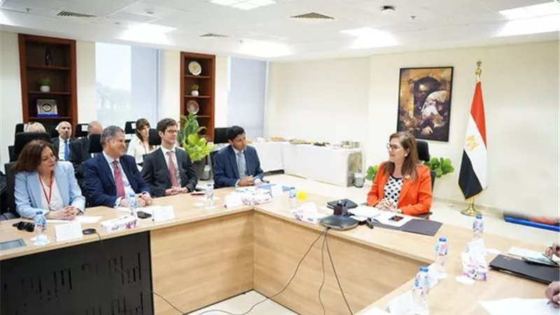 التخطيط تلتقي 50 شركة بريطانية لبحث التعاون وفرص الاستثمار المختلفة
