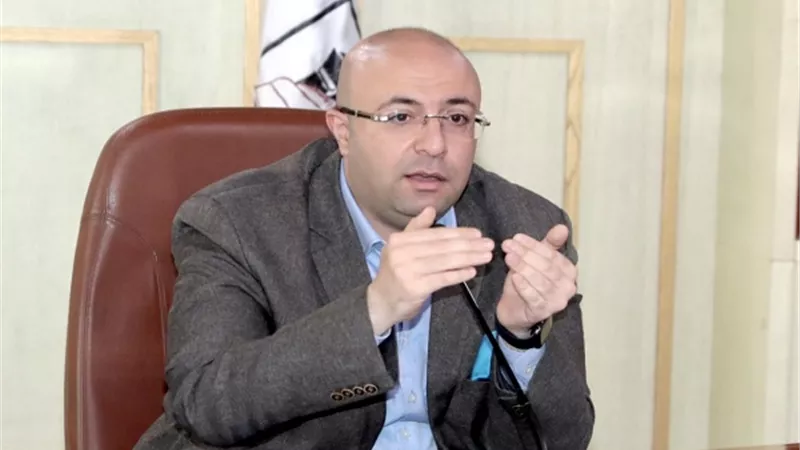 إرسال فريق طبي لفحص سيدة من 
