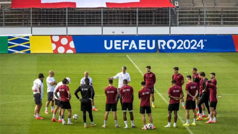الشرطة تفتح تحقيقا فى واقعة سرقة مدرب منتخب سويسرا
