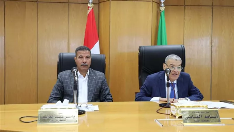 محافظ المنيا يعقد اجتماعاً موسعاً لدفع وتيرة العمل بملف التصالح