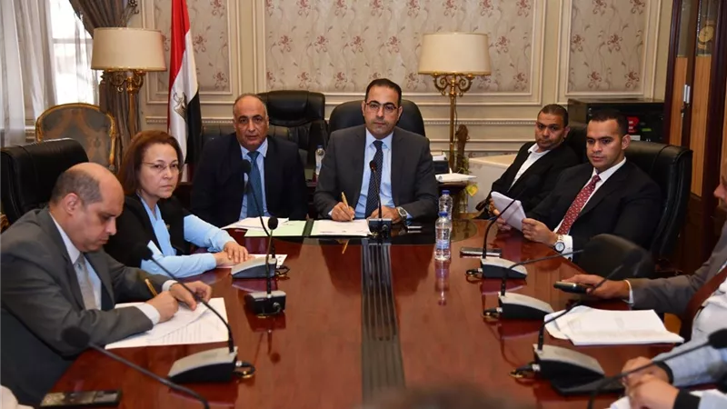 غضب في شباب النواب بسبب عدم صيانة ملاعب النجيل الصناعي في مختلف محافظات الجمهورية