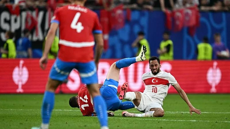التعادل السلبى ينهى الشوط الأول بين التشيك وتركيا