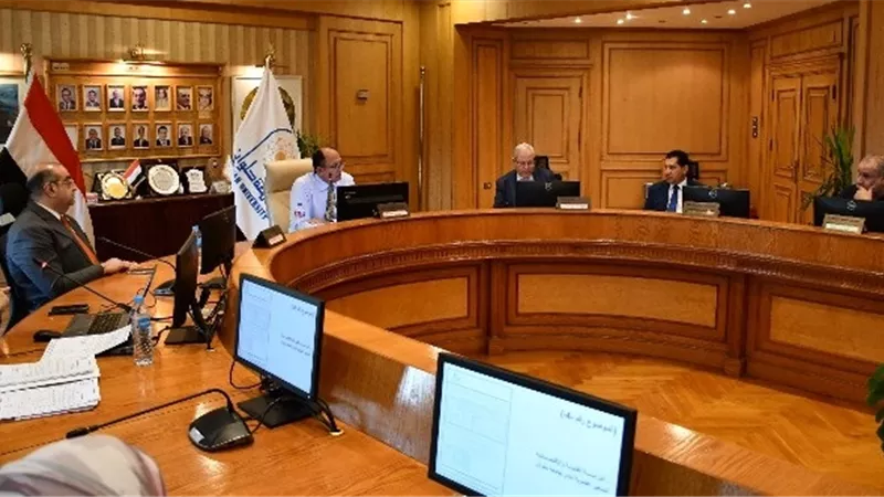 قرارات هامة من مجلس إدارة نادى جامعة حلوان لتطوير والأنشطة.. صور